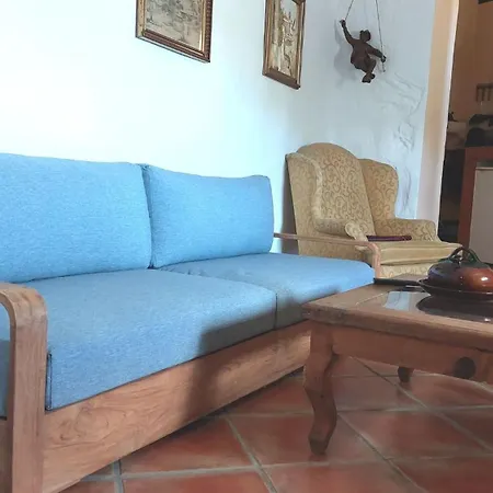 Apartamento Rustic With Small Patio-terrace *