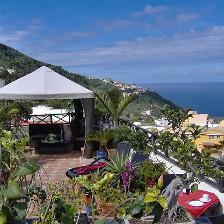 Rustic With Small Patio-terrace