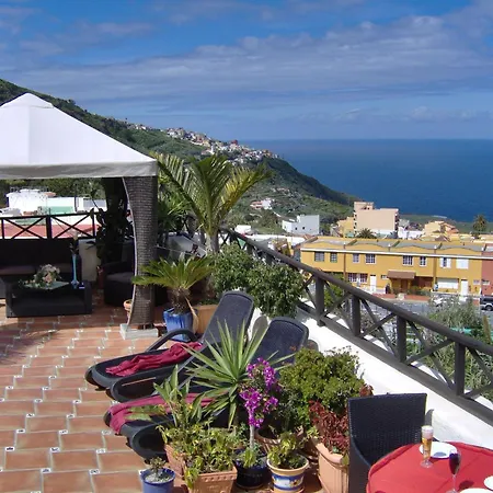 Rustic With Small Patio-terrace