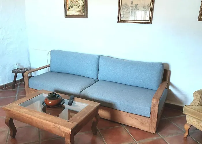 Rustic With Small Patio-terrace Appartement