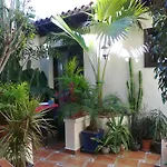 Rustic With Small Patio-terrace Daire